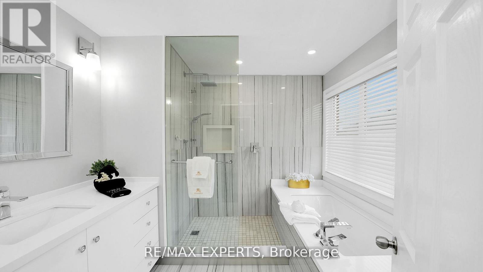 11 Crew Crescent, Vaughan, Ontario  L6A 3E9 - Photo 24 - N12990778