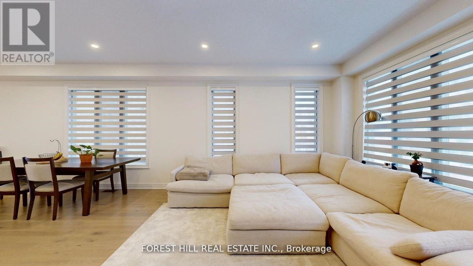 54 Montrose Boulevard, Bradford West Gwillimbury, Ontario  L3Z 4P3 - Photo 9 - N12990794