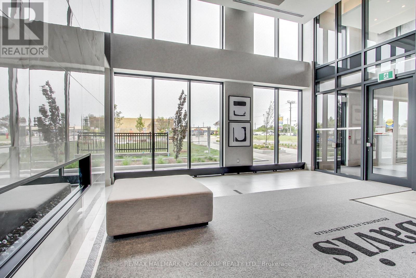 419 - 185 Deerfield Road, Newmarket, Ontario  L3Y 0G7 - Photo 3 - N12990830