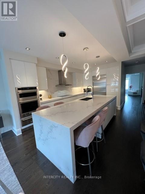 128 Stokes Drive, King, Ontario  L0G 1N0 - Photo 2 - N12990944