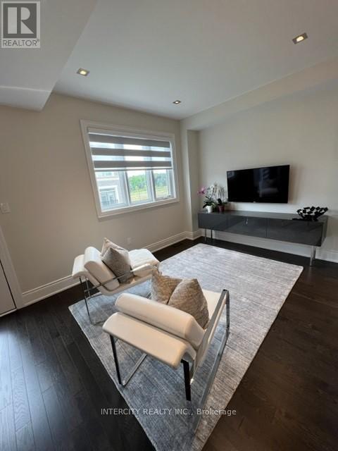 128 Stokes Drive, King, Ontario  L0G 1N0 - Photo 3 - N12990944