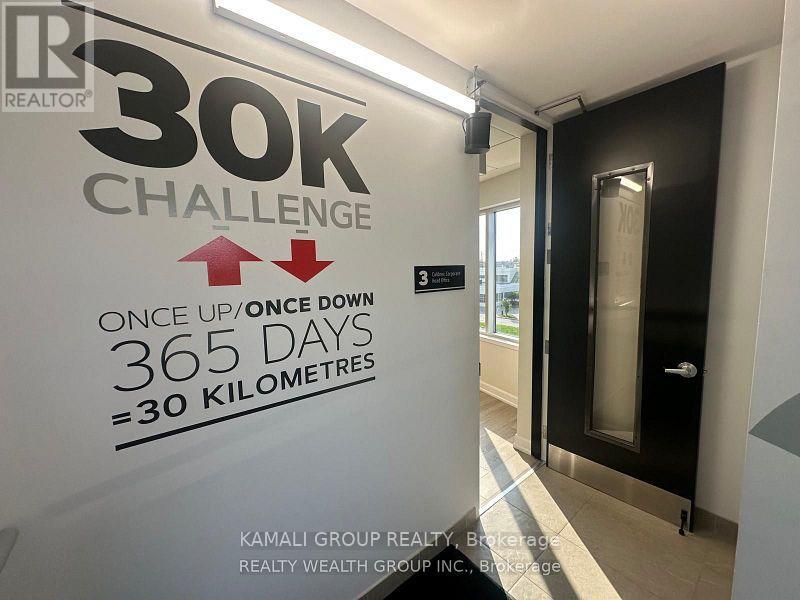 Full Wing Suite - 1135 Stellar Drive, Newmarket, Ontario  L3Y 7B8 - Photo 7 - N12991070