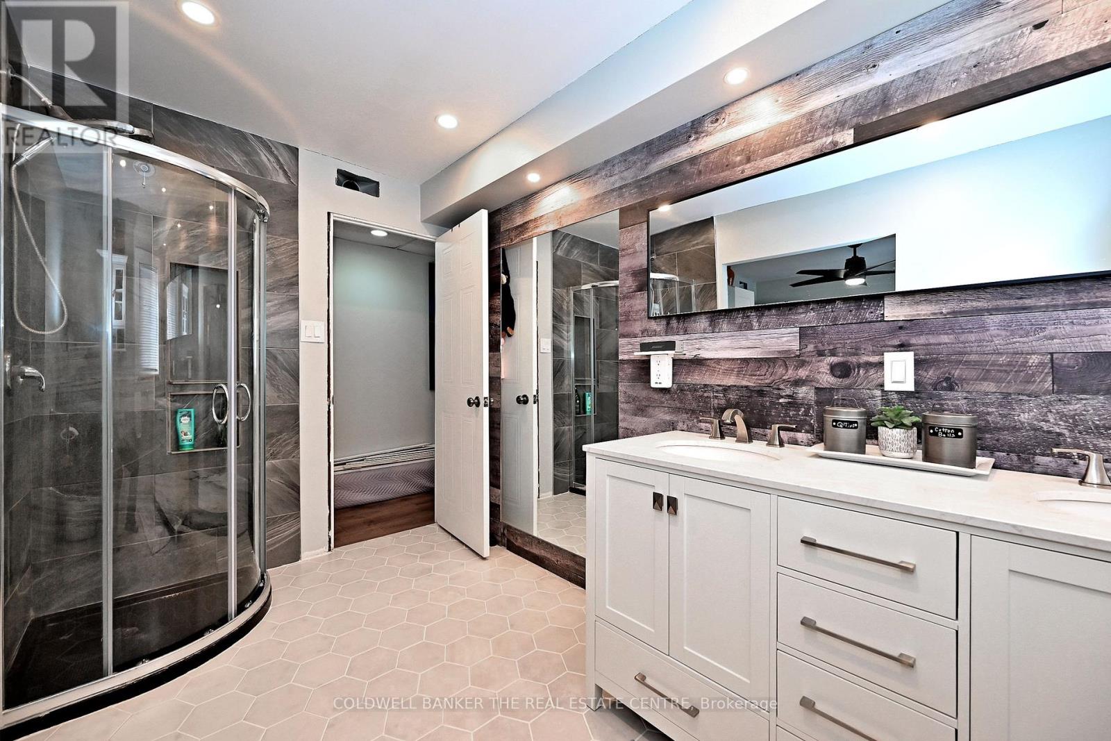 22 Sunrise Circle, Bradford West Gwillimbury, Ontario  L3Z 3W9 - Photo 21 - N12991078