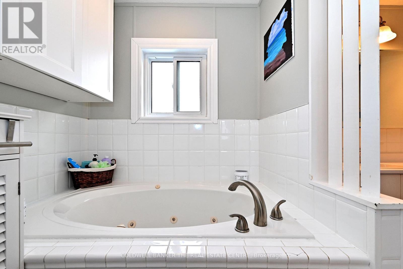 22 Sunrise Circle, Bradford West Gwillimbury, Ontario  L3Z 3W9 - Photo 29 - N12991078