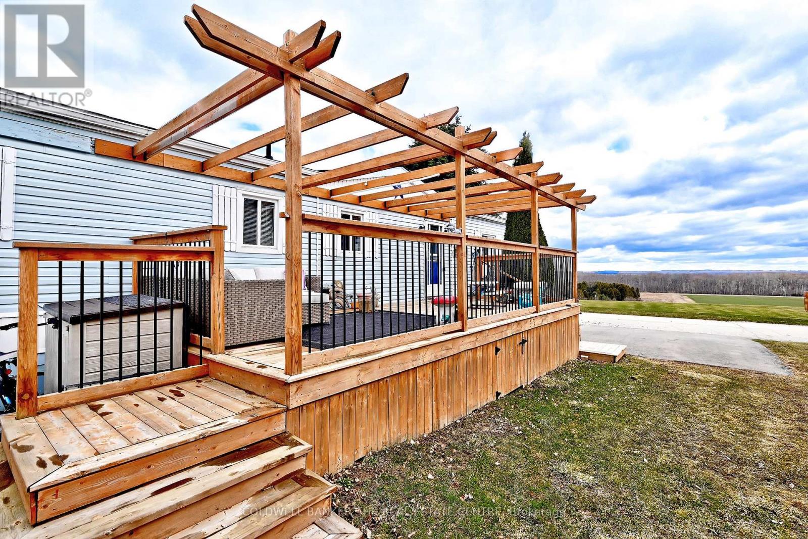 22 Sunrise Circle, Bradford West Gwillimbury, Ontario  L3Z 3W9 - Photo 4 - N12991078