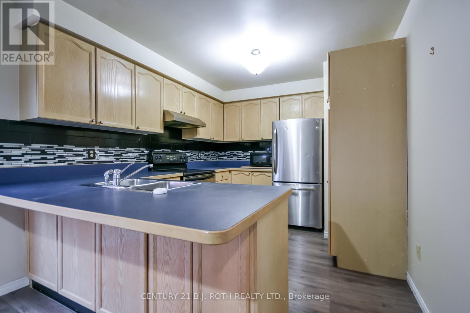 Upper - 51 Mcdougall Drive, Barrie, Ontario  L4N 7H7 - Photo 10 - S12990744