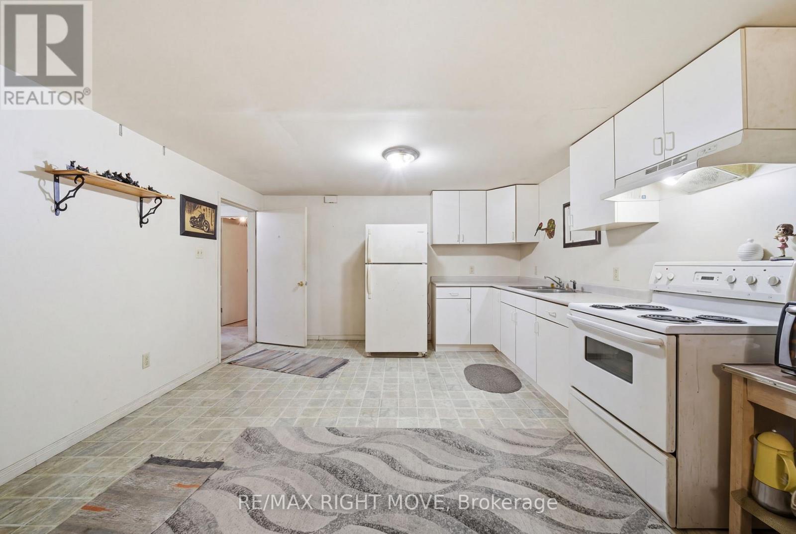 3149 Barrie Hill Road, Springwater, Ontario  L4M 4S4 - Photo 12 - S12990932