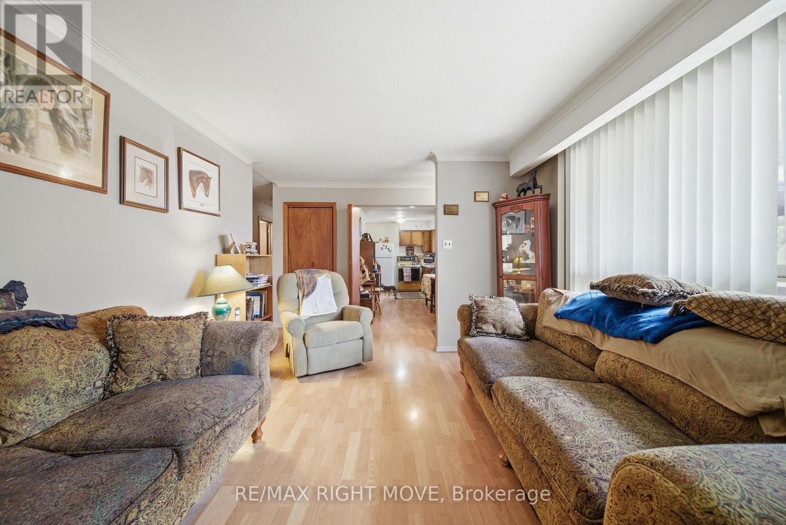 3149 Barrie Hill Road, Springwater, Ontario  L4M 4S4 - Photo 8 - S12990932