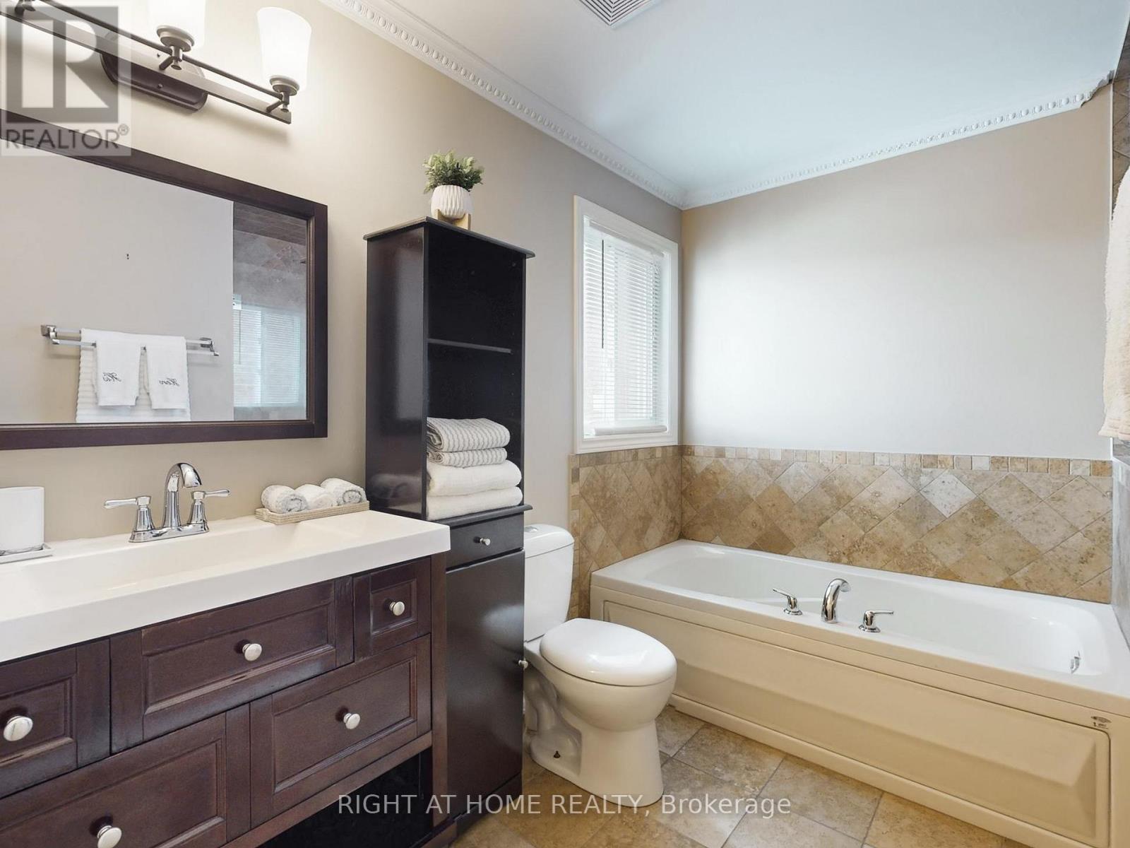 204 Proclamation Drive, Barrie, Ontario  L4N 0Y9 - Photo 16 - S12990936