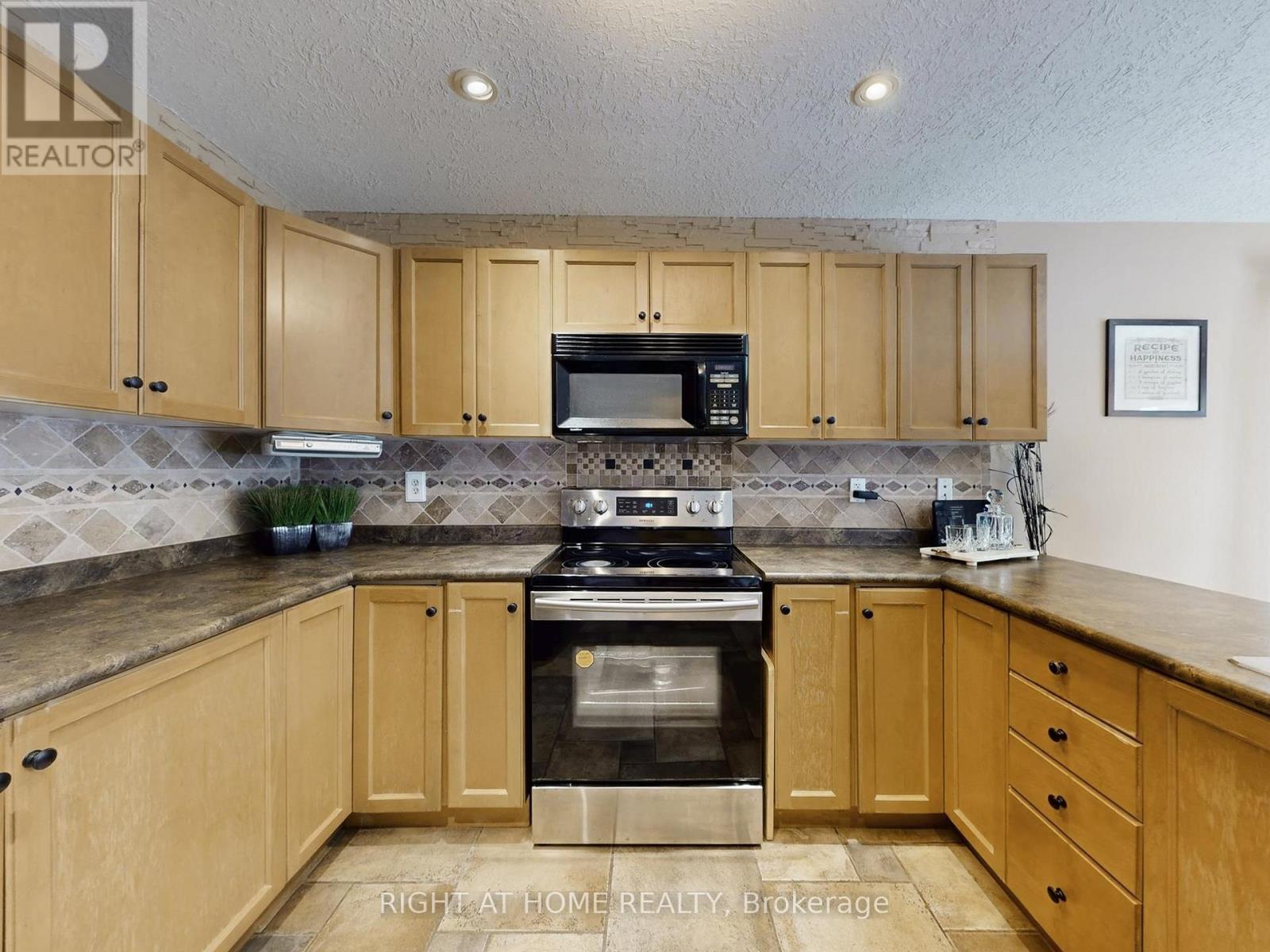 204 Proclamation Drive, Barrie, Ontario  L4N 0Y9 - Photo 7 - S12990936