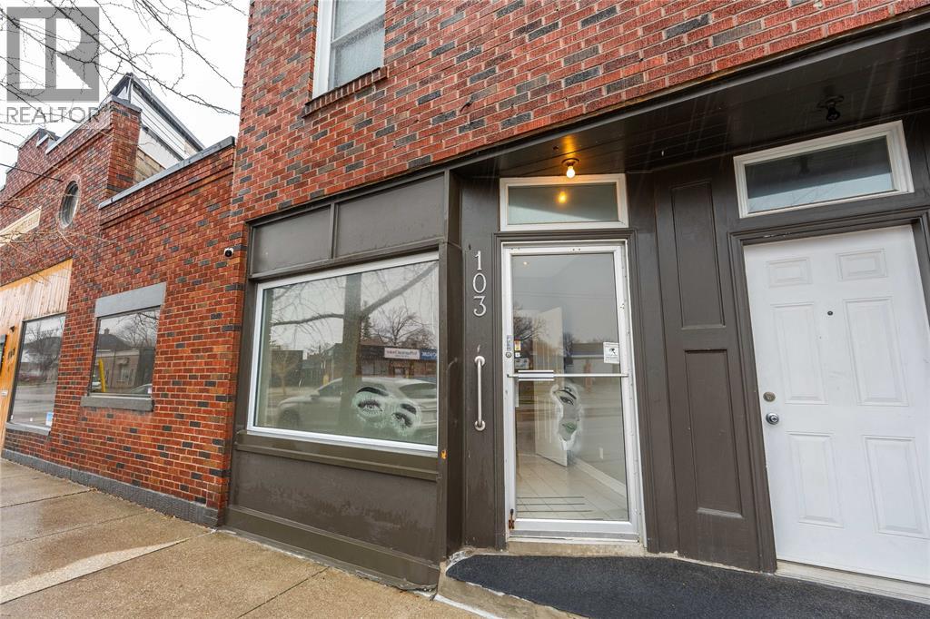 103 Ontario Street, Sarnia, Ontario  N7T 1K9 - Photo 2 - 26007941