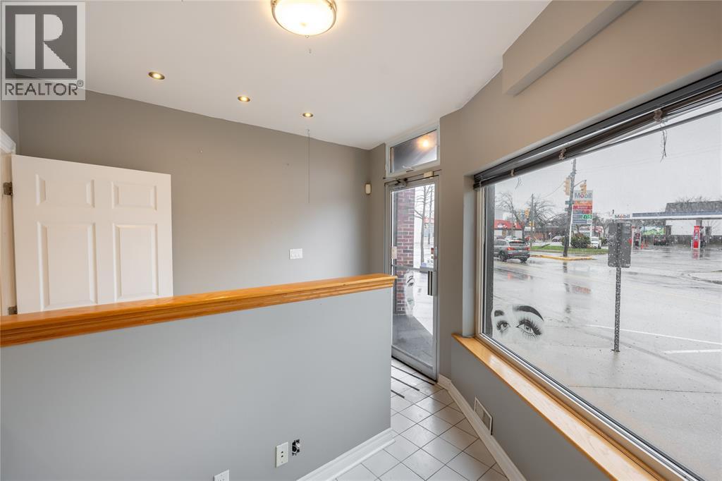 103 Ontario Street, Sarnia, Ontario  N7T 1K9 - Photo 4 - 26007941