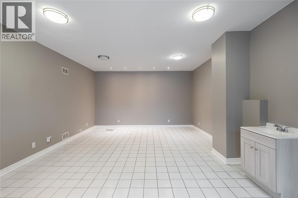 103 Ontario Street, Sarnia, Ontario  N7T 1K9 - Photo 5 - 26007941