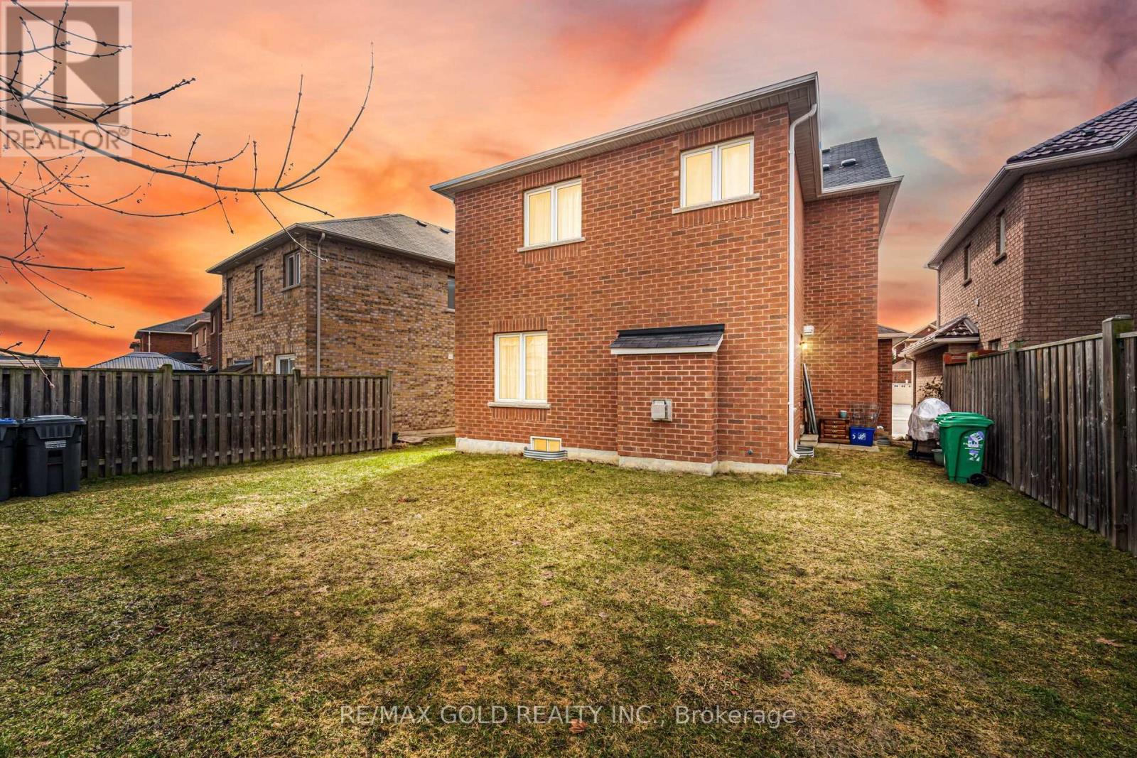 5 Attmar Drive, Brampton, Ontario  L6P 2R4 - Photo 17 - W12990736