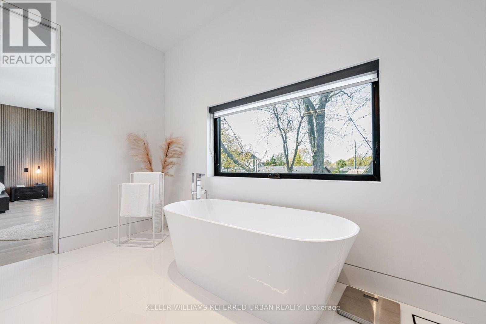 1337 Waverly Avenue, Oakville, Ontario  L6L 2S4 - Photo 22 - W12990848