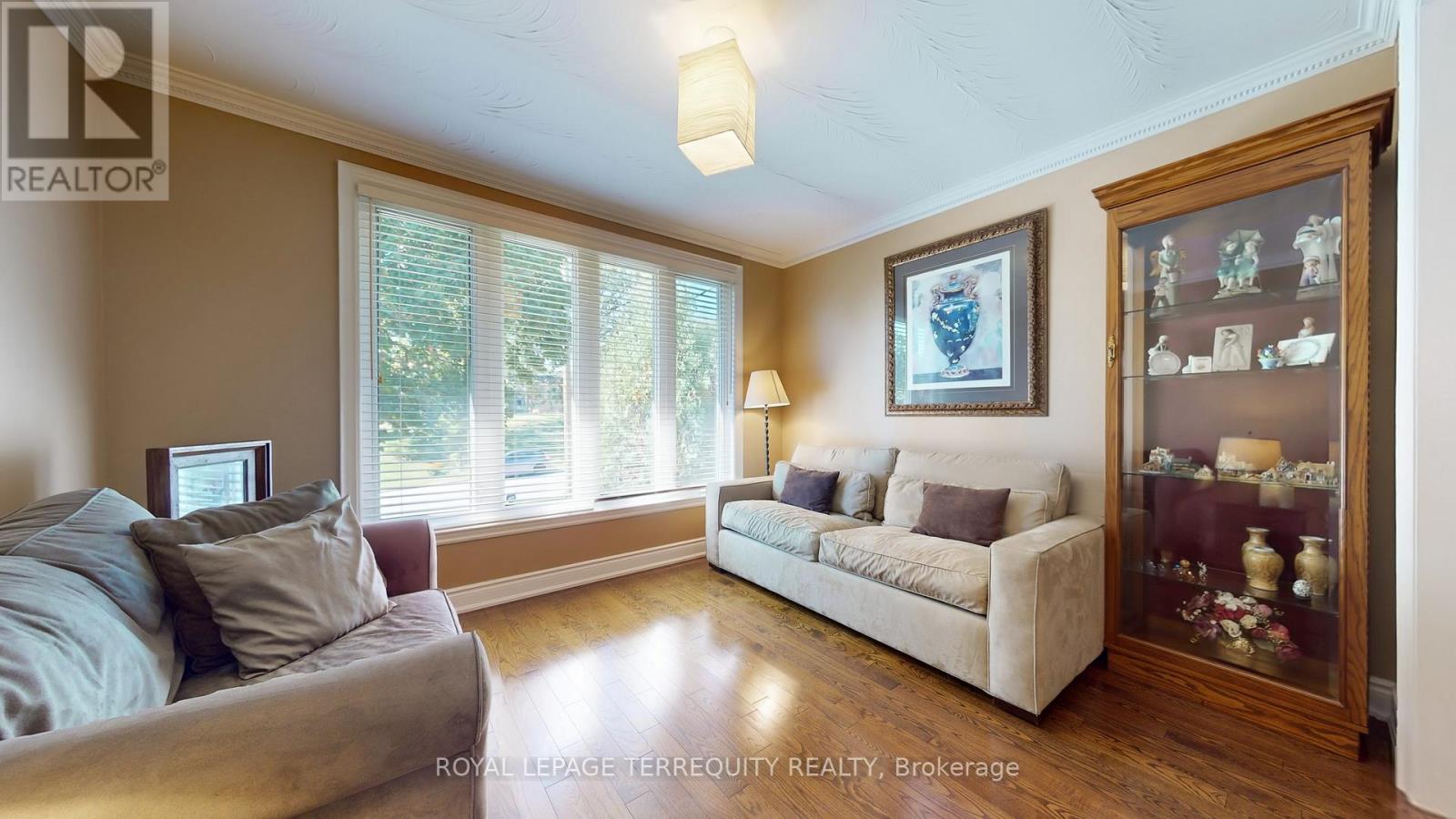 134 Hadrian Drive, Toronto, Ontario  M9W 1V4 - Photo 18 - W12990898