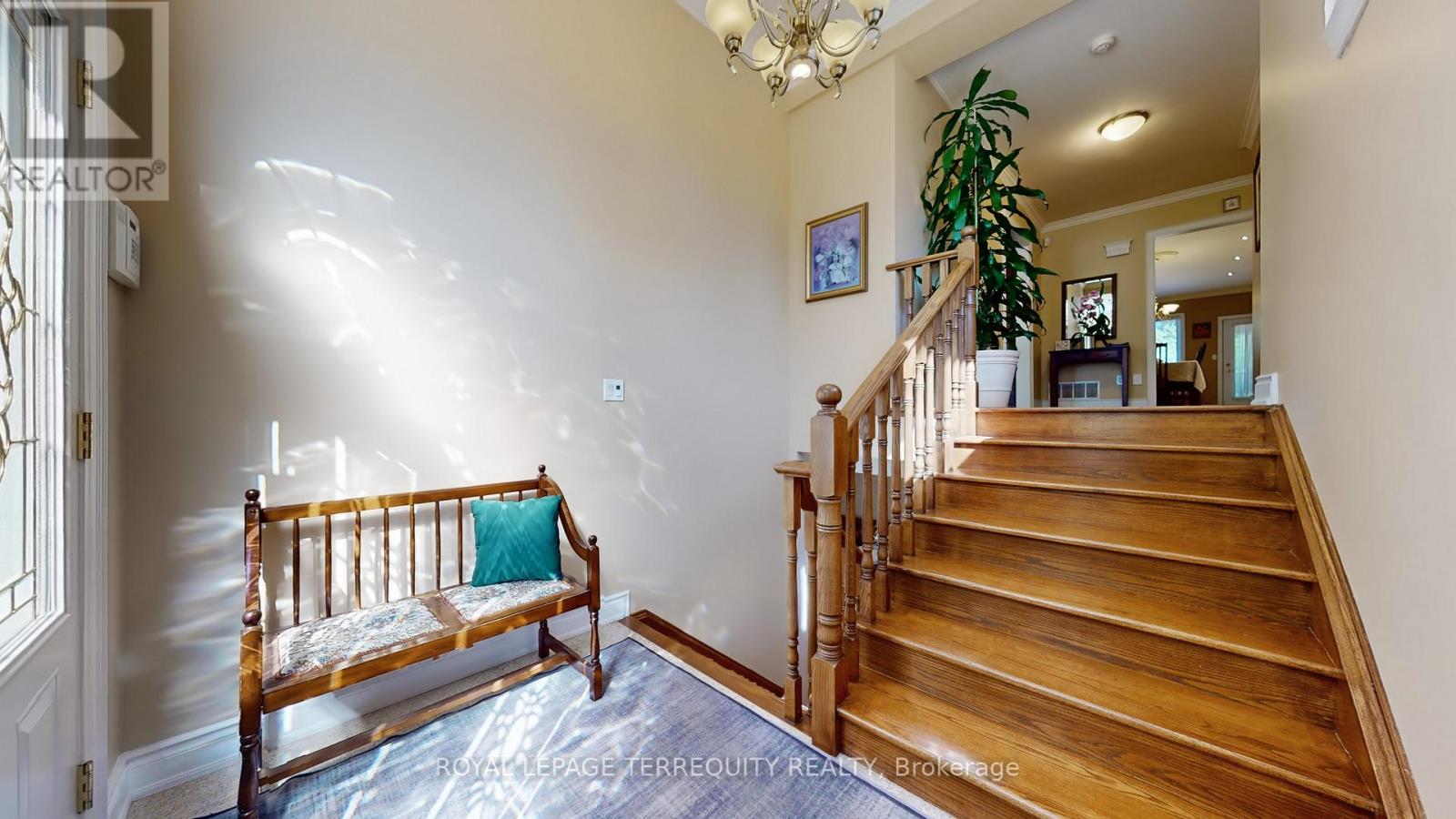 134 Hadrian Drive, Toronto, Ontario  M9W 1V4 - Photo 8 - W12990898