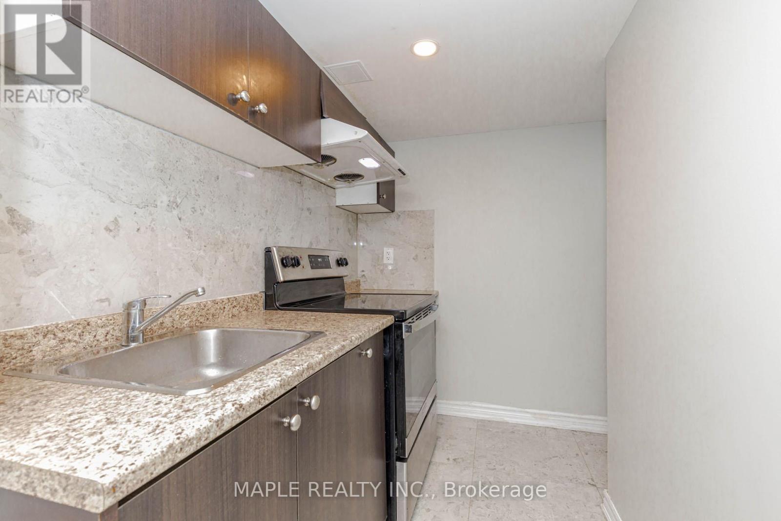 48 Trumpet Valley Boulevard, Brampton, Ontario L7A 3N8 - Photo 44 - W12990928