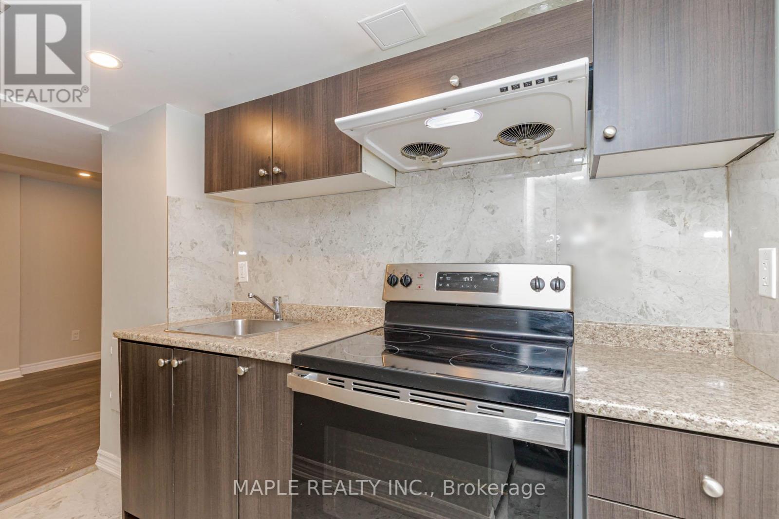 48 Trumpet Valley Boulevard, Brampton, Ontario L7A 3N8 - Photo 45 - W12990928