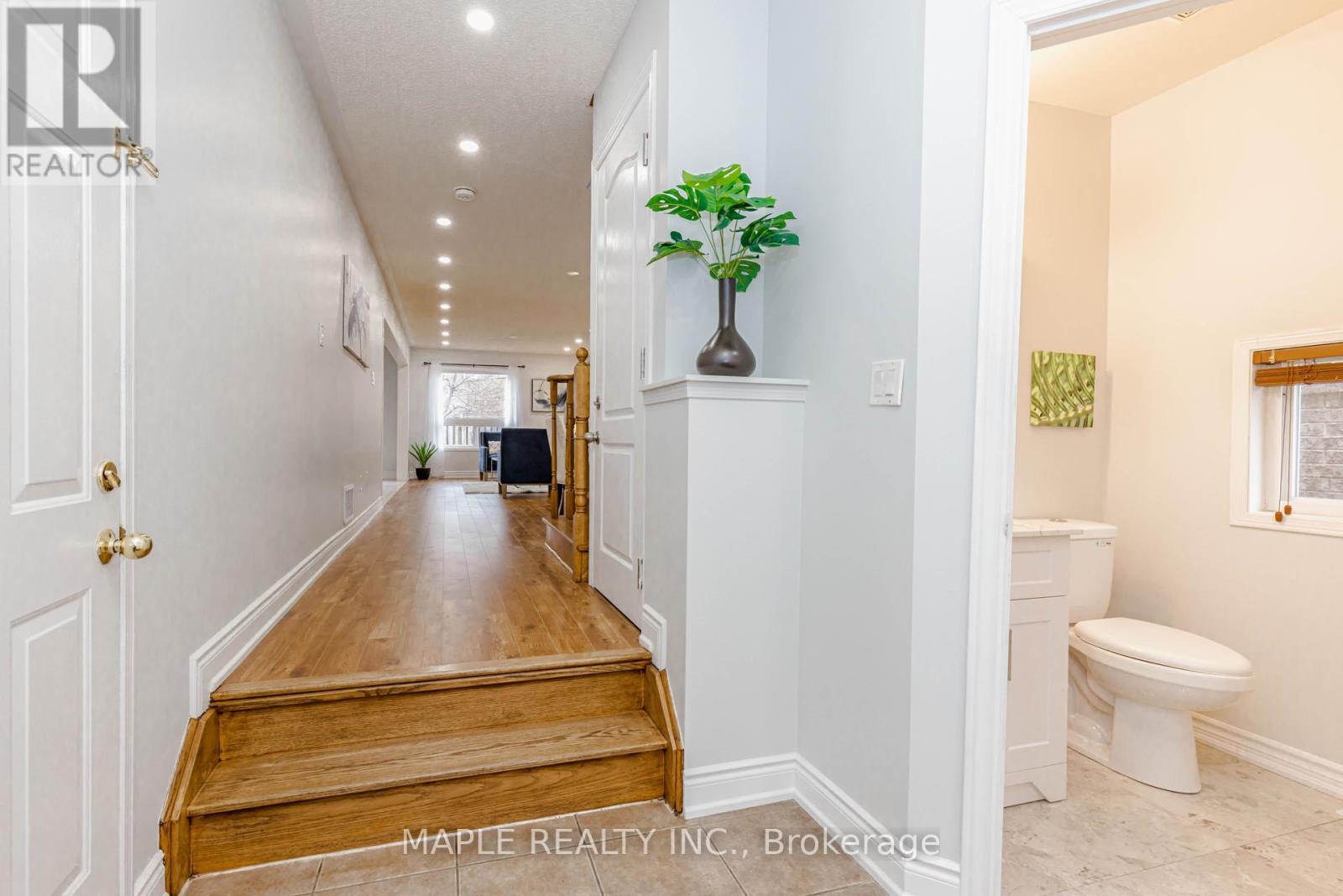 48 Trumpet Valley Boulevard, Brampton, Ontario L7A 3N8 - Photo 7 - W12990928