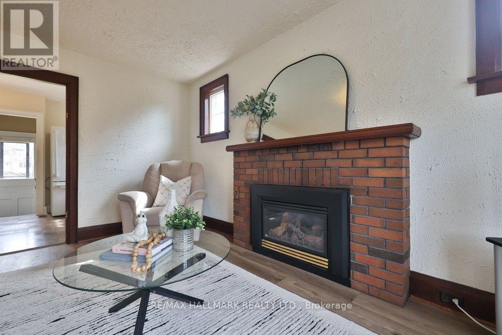 116 Mill Street S, Brampton, Ontario  L6Y 1T3 - Photo 3 - W12990954