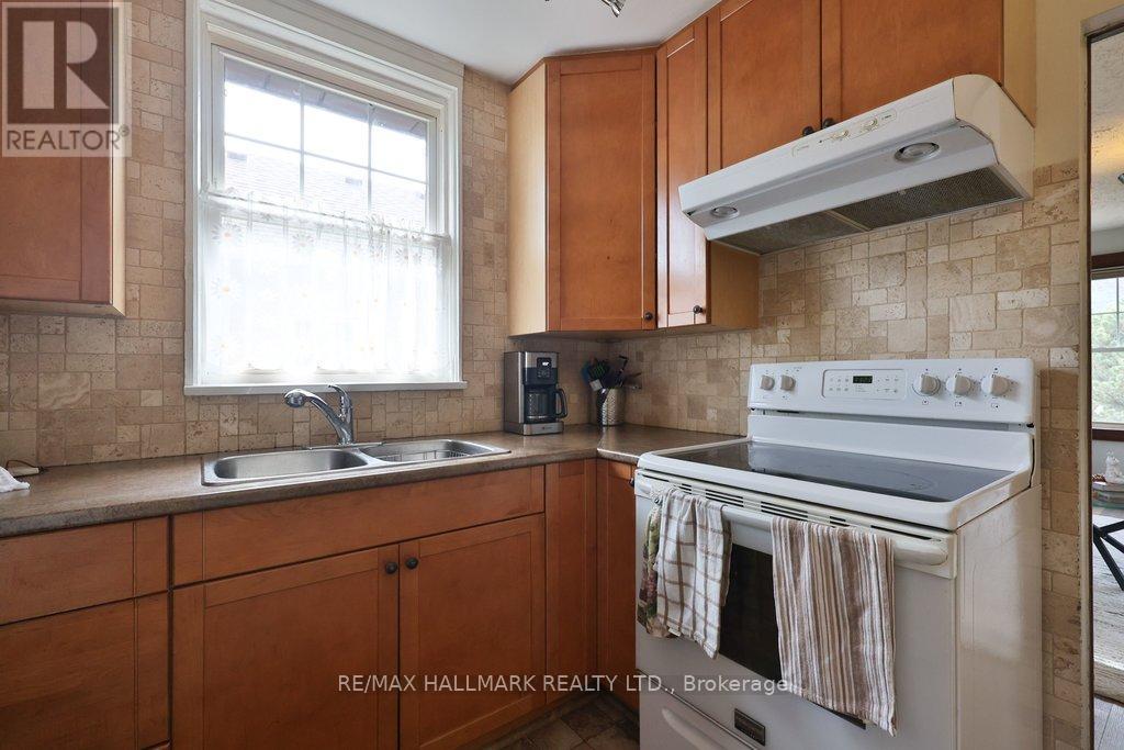 116 Mill Street S, Brampton, Ontario  L6Y 1T3 - Photo 7 - W12990954