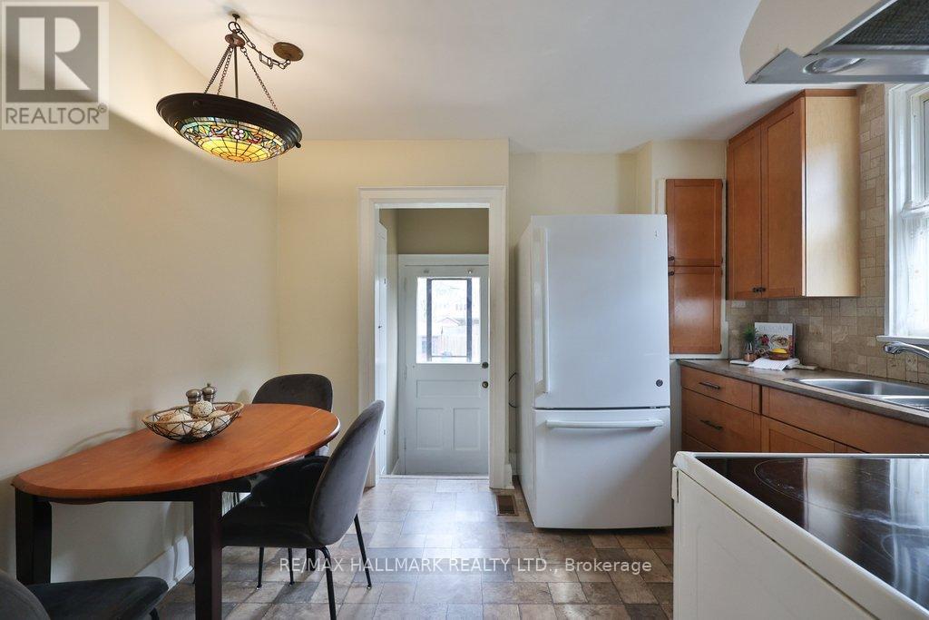 116 Mill Street S, Brampton, Ontario  L6Y 1T3 - Photo 8 - W12990954