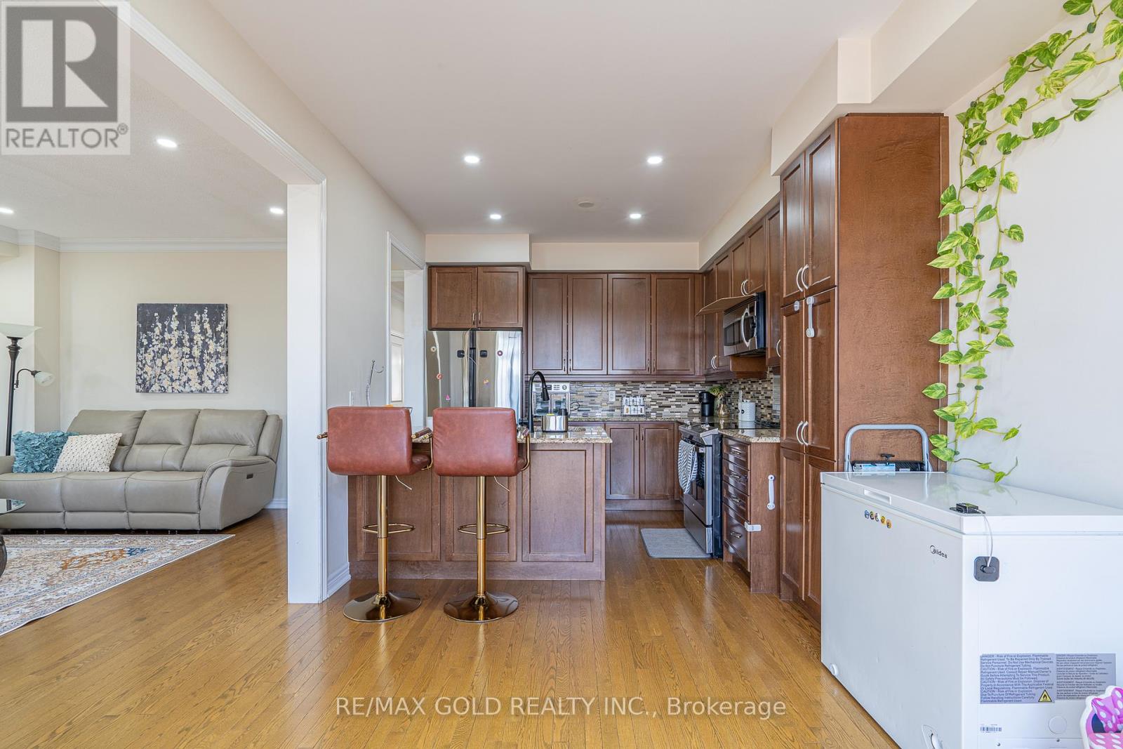 36 Naperton Drive, Brampton, Ontario  L6R 0Z5 - Photo 10 - W12991022