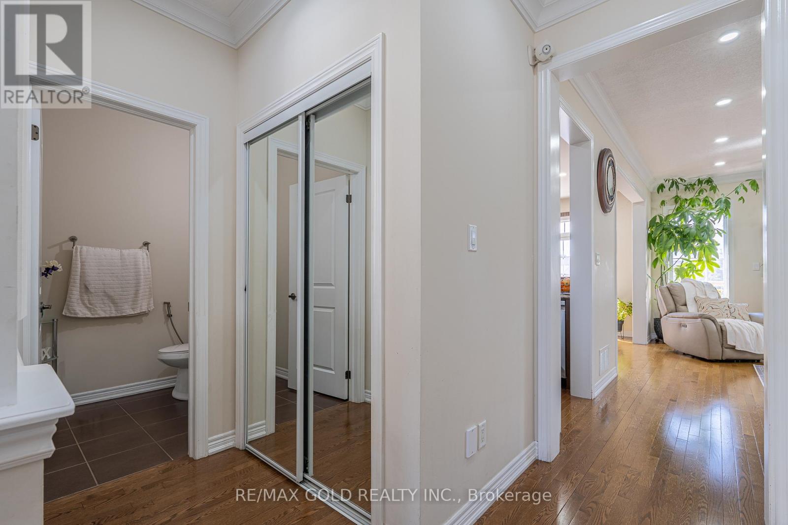 36 Naperton Drive, Brampton, Ontario  L6R 0Z5 - Photo 7 - W12991022