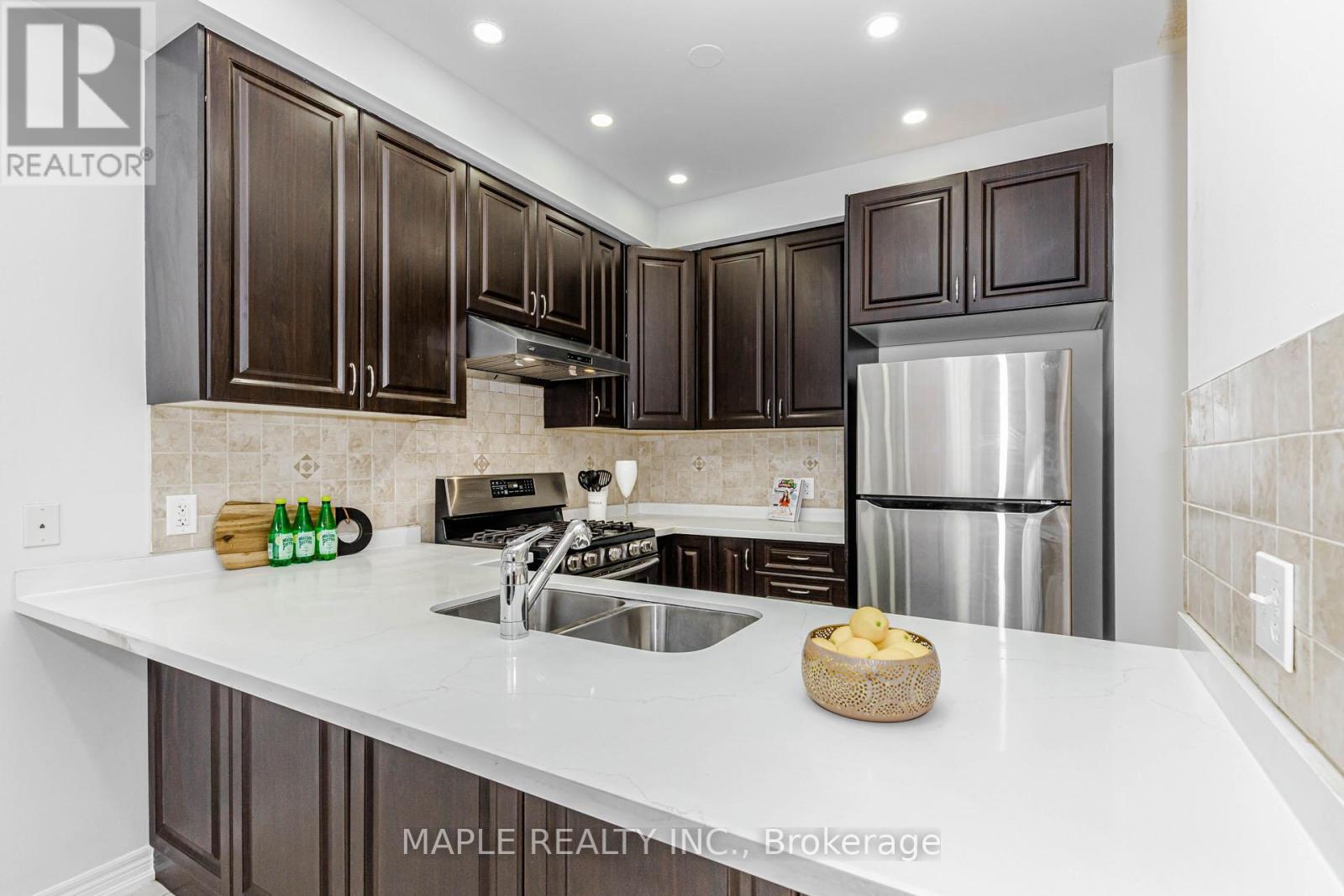 10 Eastlake Road, Brampton, Ontario L7A 3S2 - Photo 15 - W12991038