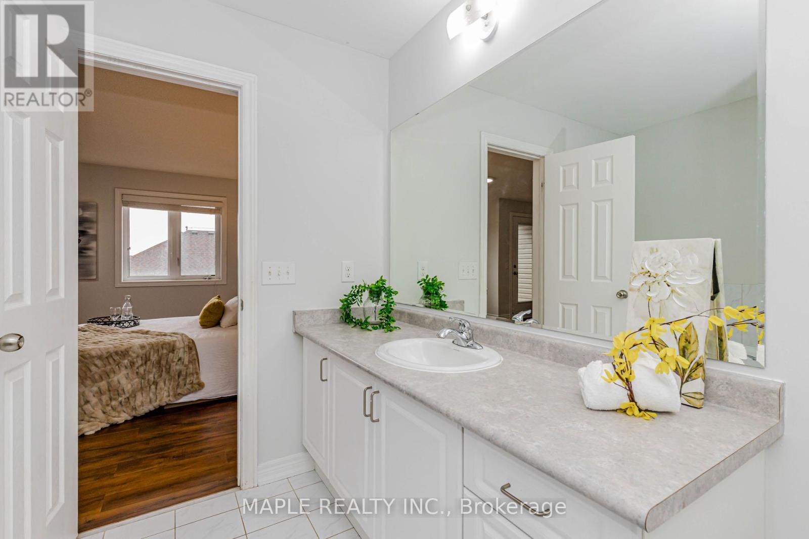 10 Eastlake Road, Brampton, Ontario L7A 3S2 - Photo 35 - W12991038