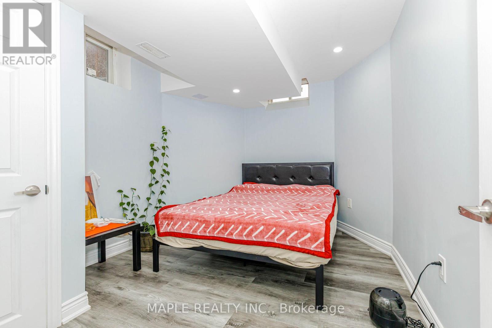 10 Eastlake Road, Brampton, Ontario L7A 3S2 - Photo 46 - W12991038