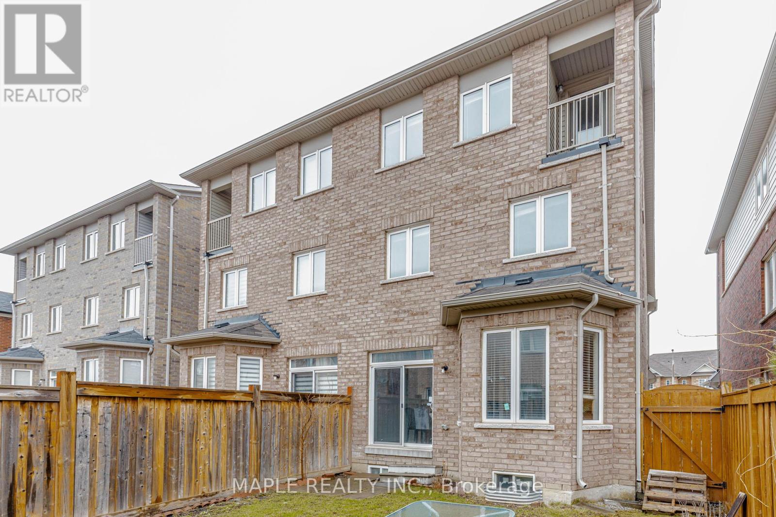 10 Eastlake Road, Brampton, Ontario L7A 3S2 - Photo 50 - W12991038