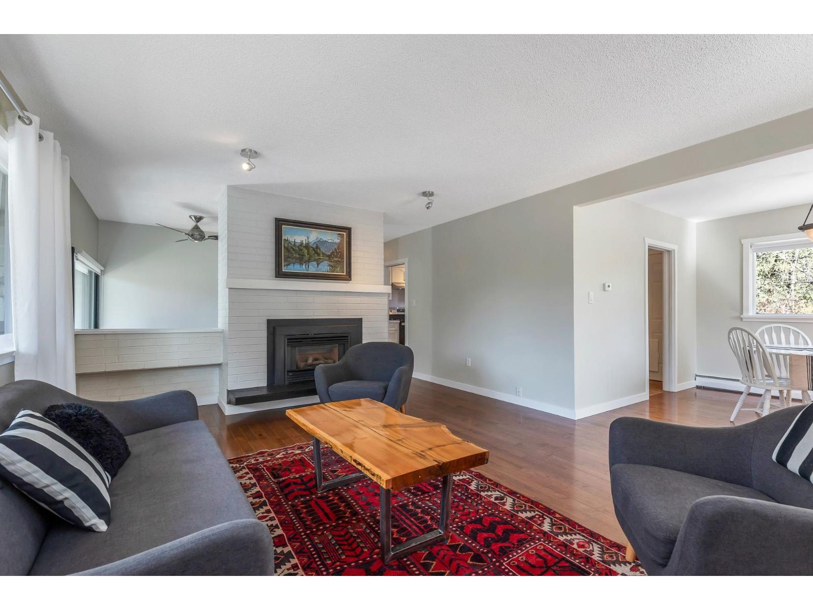 7958 Taulbut Street, Mission, British Columbia V2V 3W7 - Photo 4 - R3108577