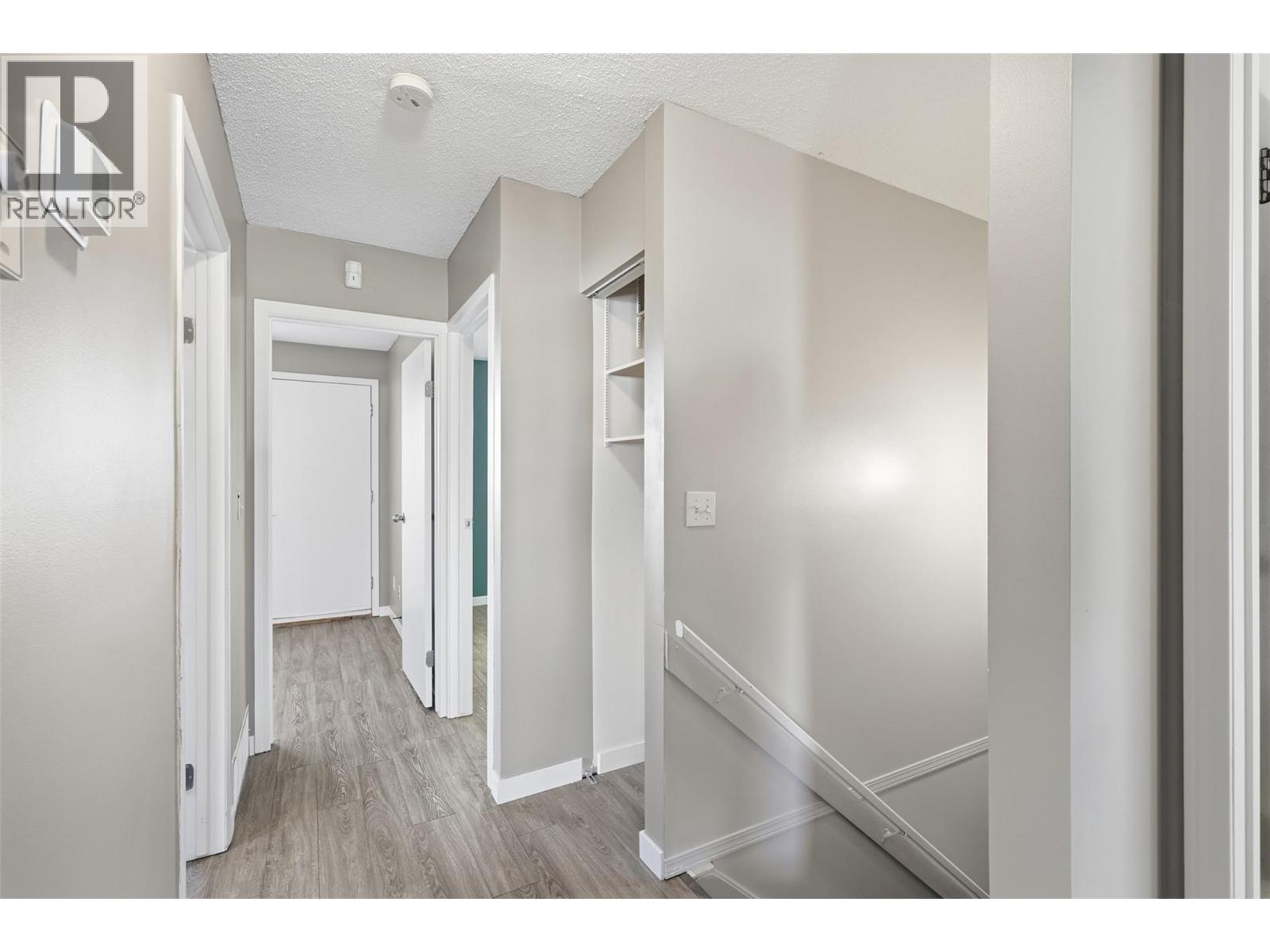 383 Hollyburn Drive, Kamloops, British Columbia  V2E 1Y9 - Photo 10 - 10372104