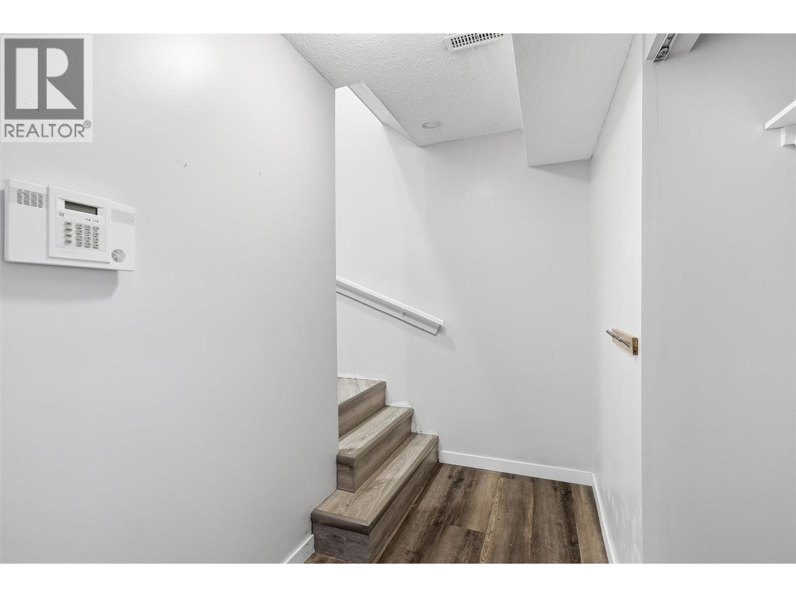 383 Hollyburn Drive, Kamloops, British Columbia  V2E 1Y9 - Photo 22 - 10372104