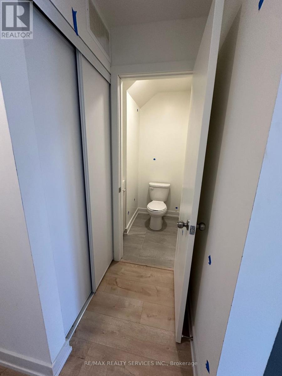 315b - 16 Melbourne Avenue, St. Catharines, Ontario  L2P 0G5 - Photo 12 - X12990730