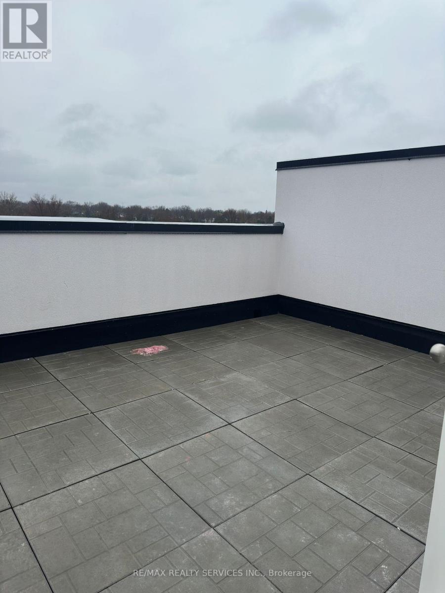 315b - 16 Melbourne Avenue, St. Catharines, Ontario  L2P 0G5 - Photo 28 - X12990730