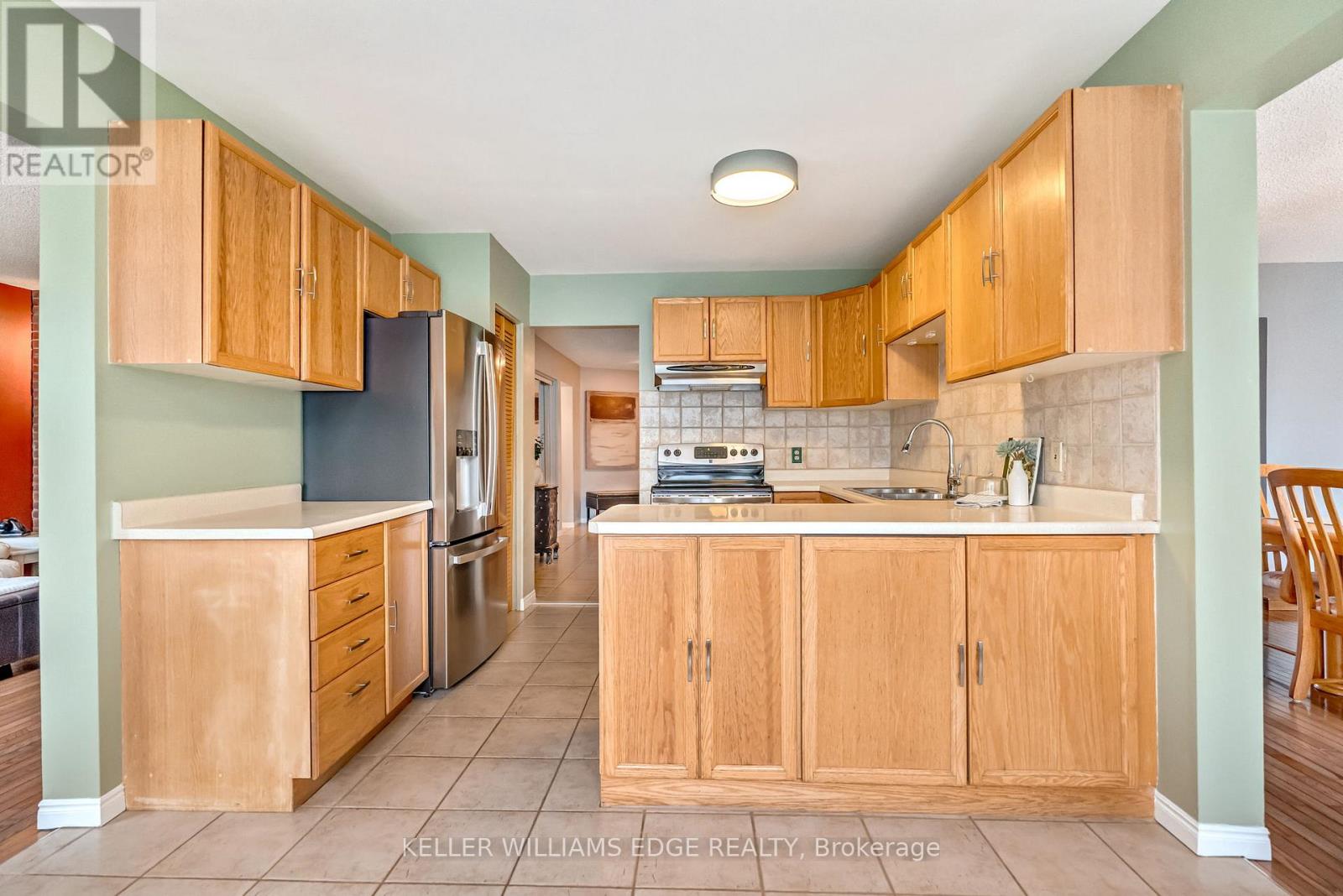 70 Strawberry Drive, Hamilton, Ontario  L8E 4R4 - Photo 14 - X12990948