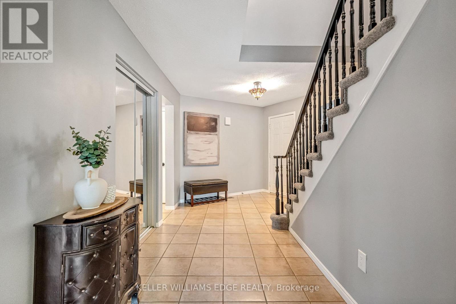 70 Strawberry Drive, Hamilton, Ontario  L8E 4R4 - Photo 3 - X12990948