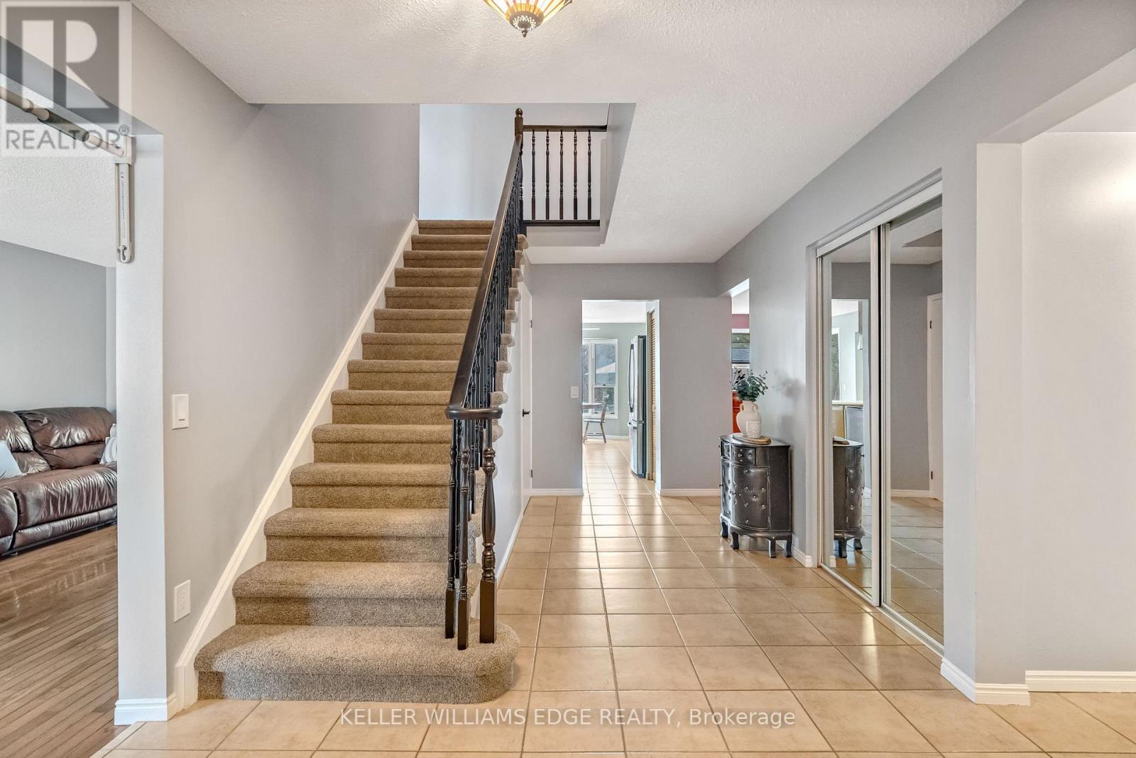 70 Strawberry Drive, Hamilton, Ontario  L8E 4R4 - Photo 4 - X12990948