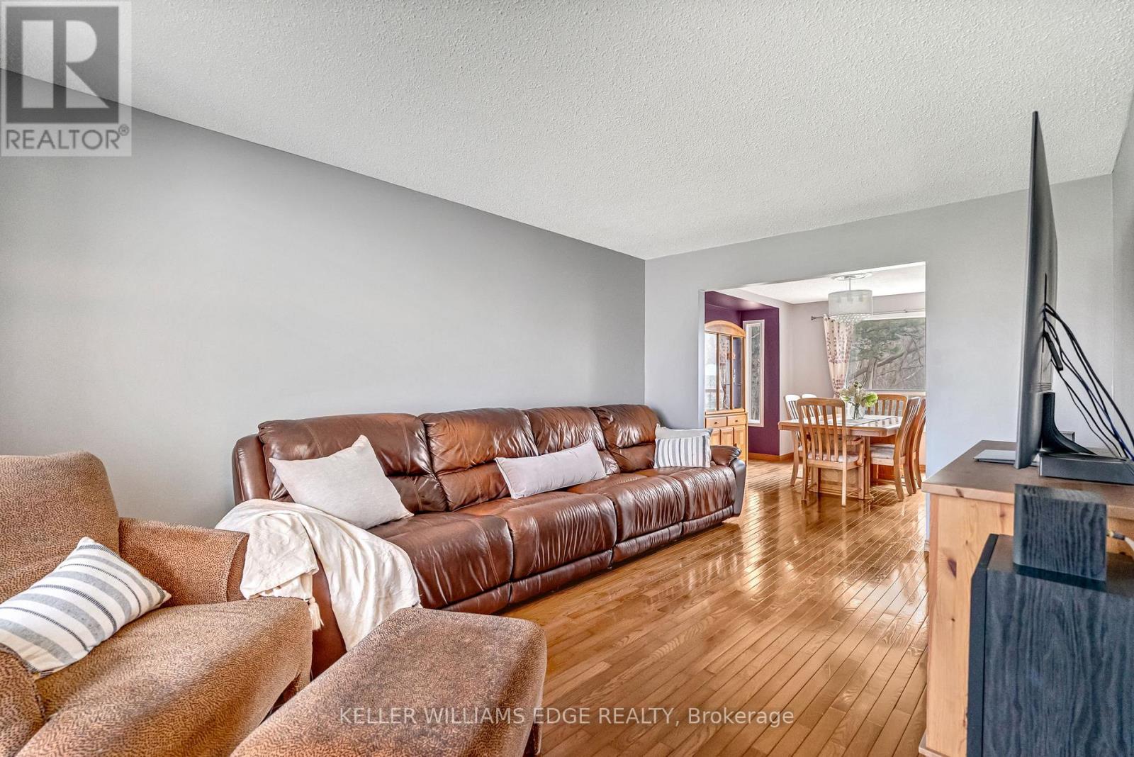 70 Strawberry Drive, Hamilton, Ontario  L8E 4R4 - Photo 7 - X12990948