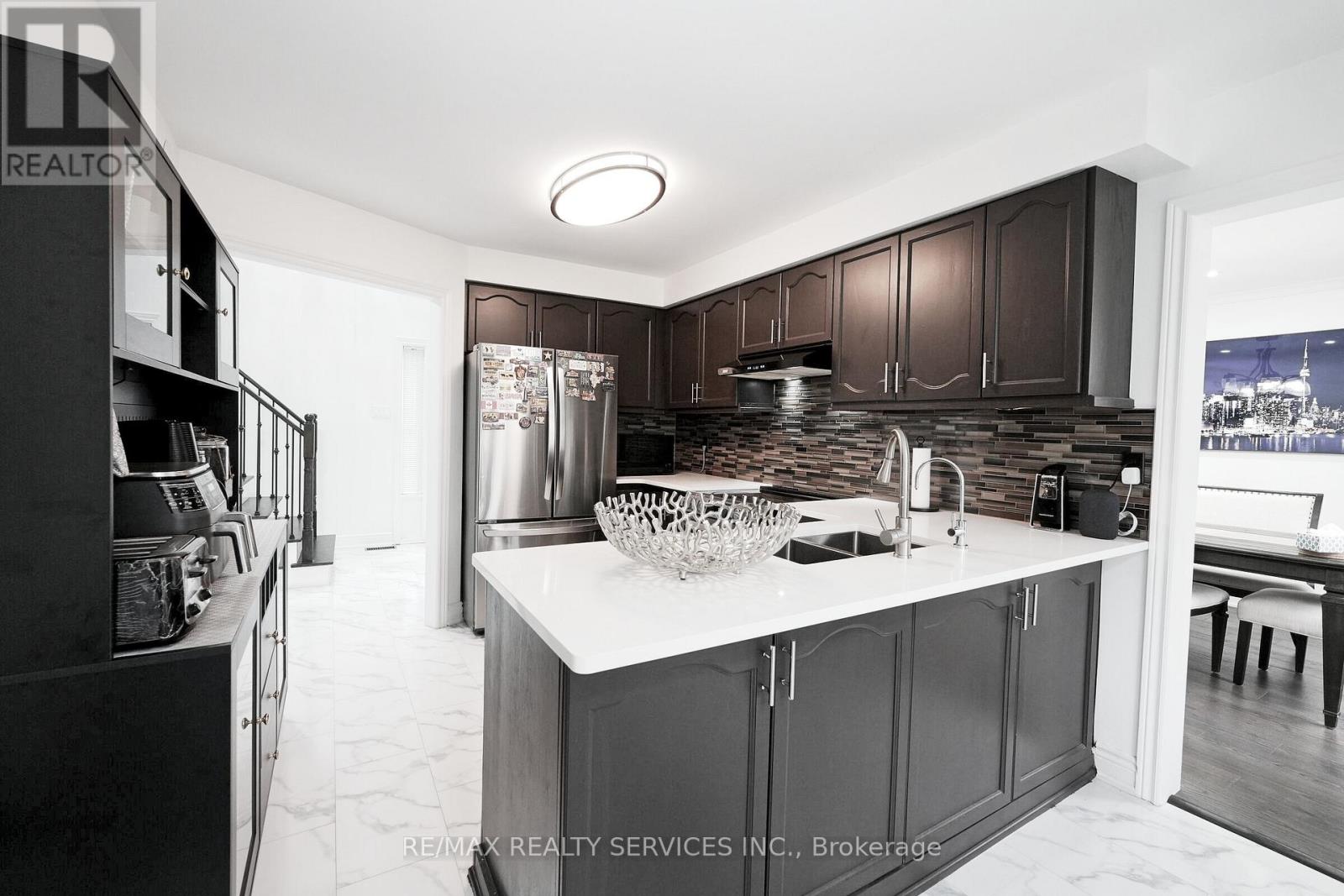 8 Yeoman Drive, Brantford, Ontario  N3R 7S8 - Photo 14 - X12991010