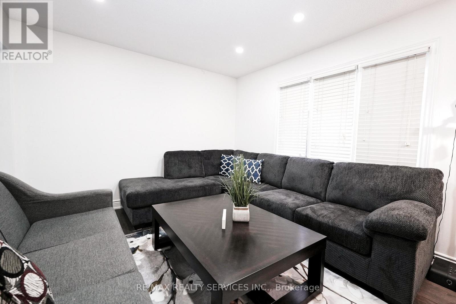 8 Yeoman Drive, Brantford, Ontario  N3R 7S8 - Photo 17 - X12991010