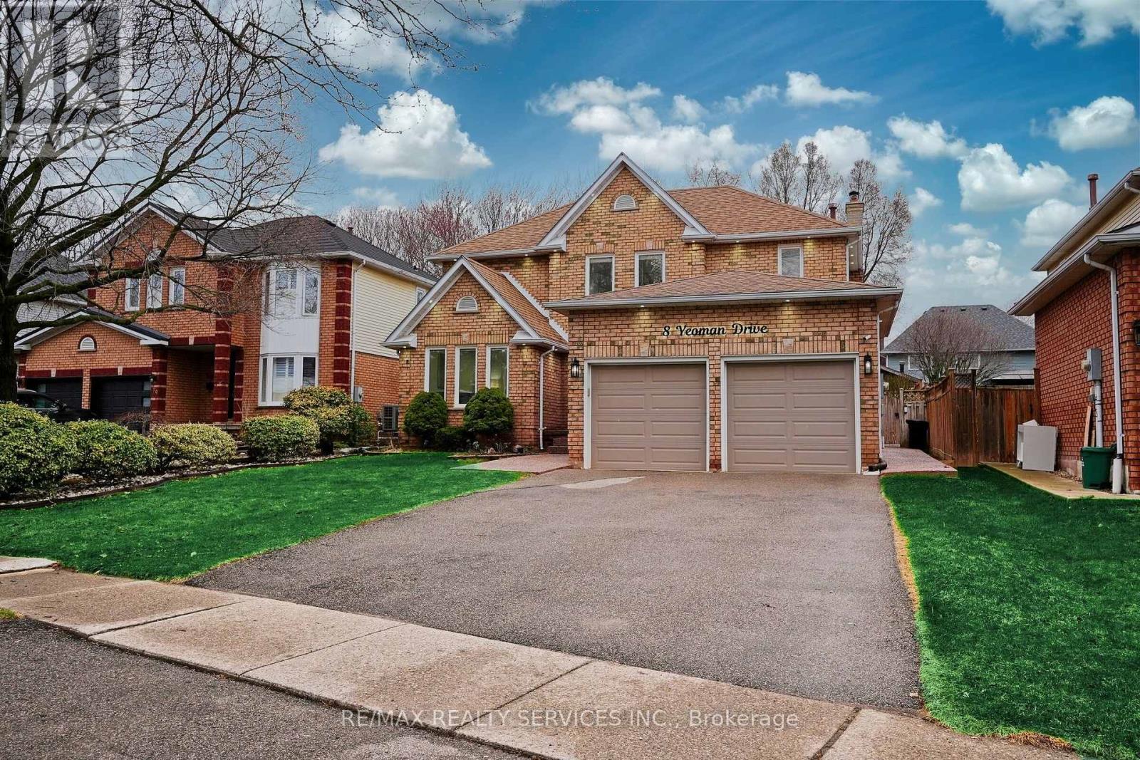 8 Yeoman Drive, Brantford, Ontario  N3R 7S8 - Photo 2 - X12991010