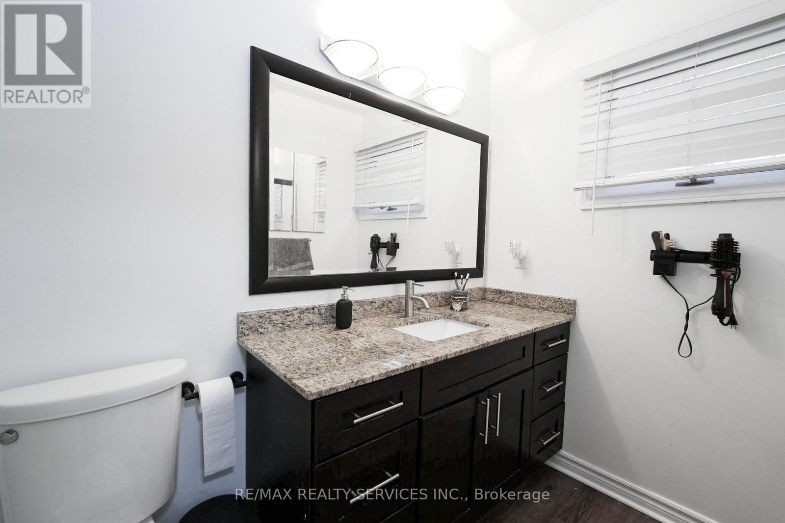 8 Yeoman Drive, Brantford, Ontario  N3R 7S8 - Photo 25 - X12991010