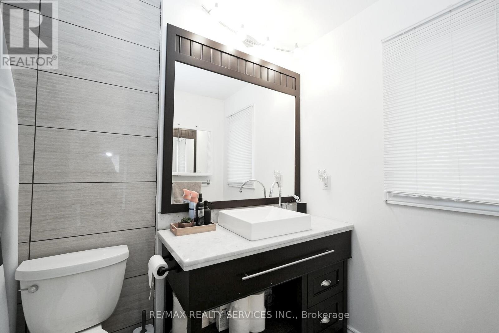 8 Yeoman Drive, Brantford, Ontario  N3R 7S8 - Photo 32 - X12991010