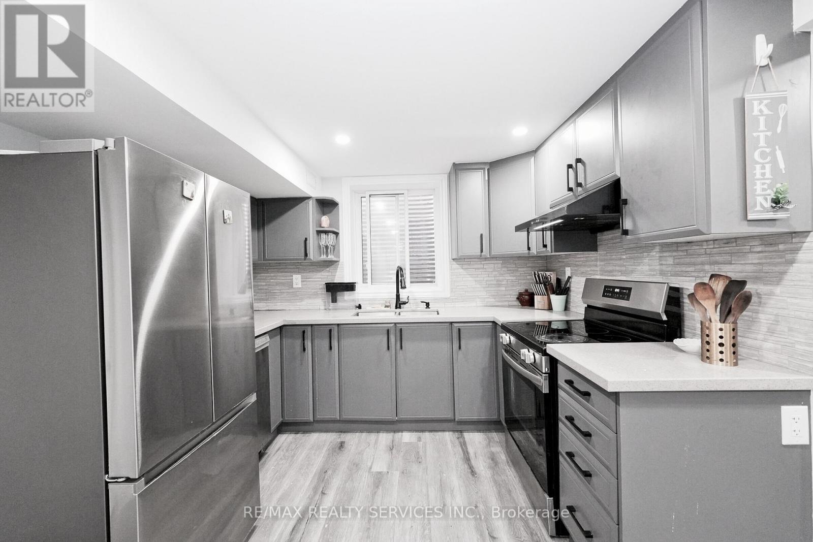 8 Yeoman Drive, Brantford, Ontario  N3R 7S8 - Photo 39 - X12991010