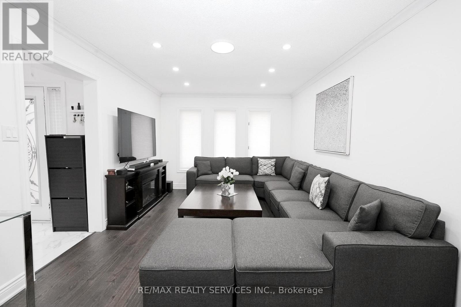 8 Yeoman Drive, Brantford, Ontario  N3R 7S8 - Photo 8 - X12991010