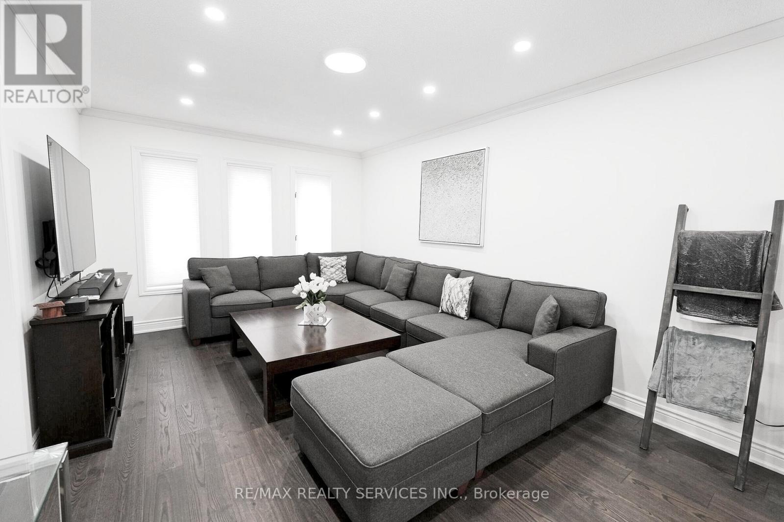 8 Yeoman Drive, Brantford, Ontario  N3R 7S8 - Photo 9 - X12991010